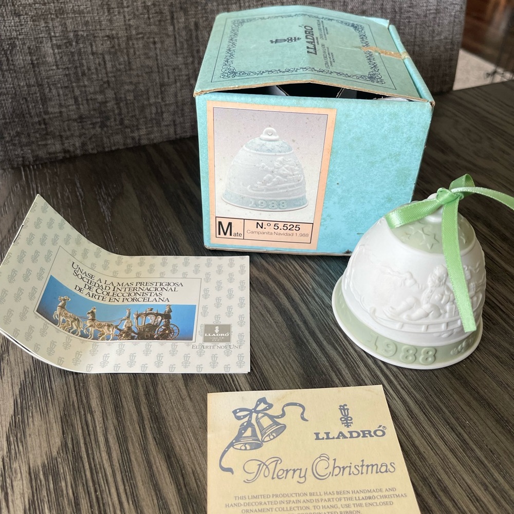 LLADRO 1988 Christmas Bell- used